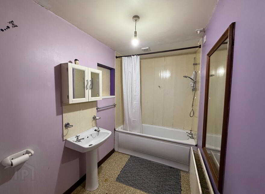 B, 156 Moore St, Aughnacloy, BT69 6AA