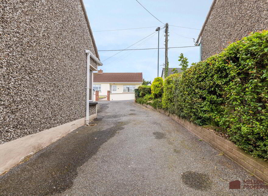 31 Sunningdale, Omagh, BT78 1JX