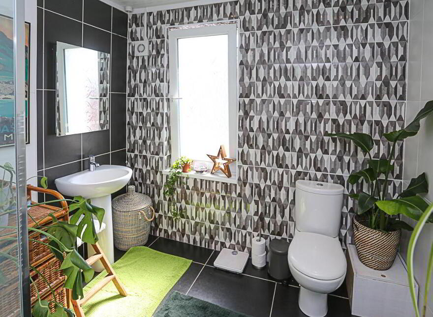 65 Downshire Road, Holywood, BT18 9LX