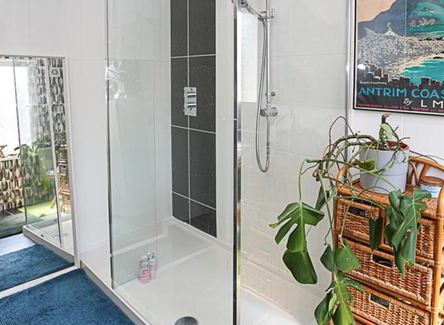 65 Downshire Road, Holywood, BT18 9LX