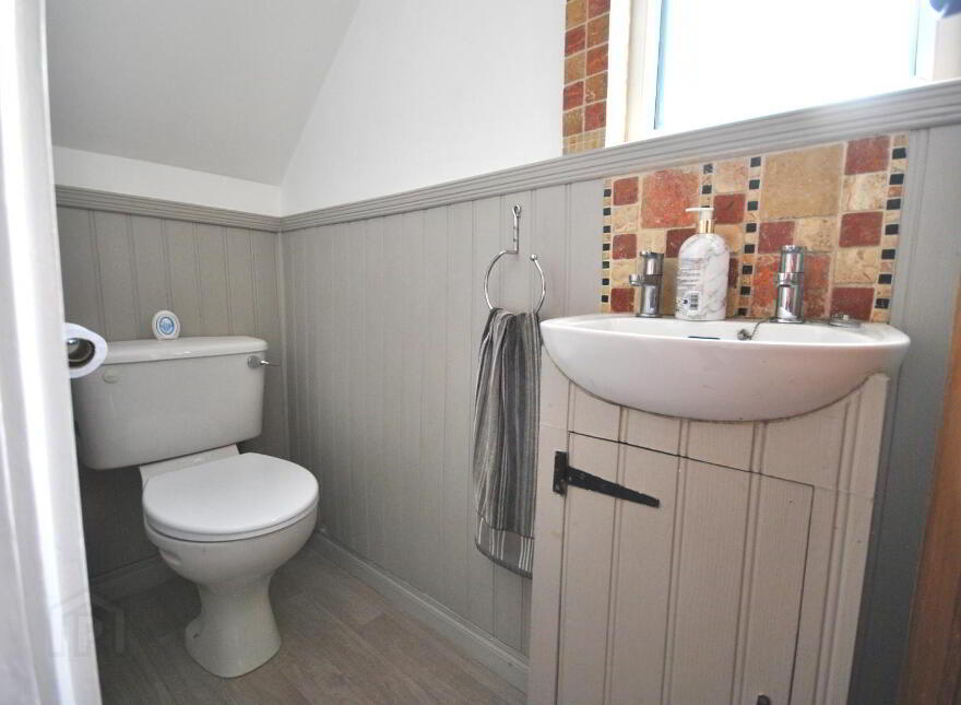 55 Groomsport Road, Bangor, BT20 5LP