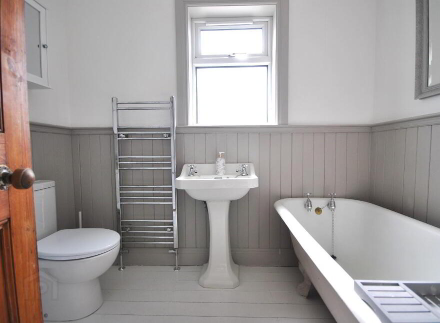 55 Groomsport Road, Bangor, BT20 5LP