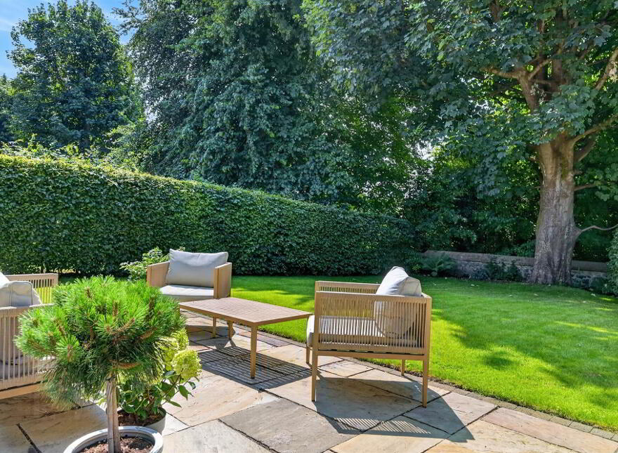 20 Haddo Woods, Belvoir Park, Belfast, BT8 8FS