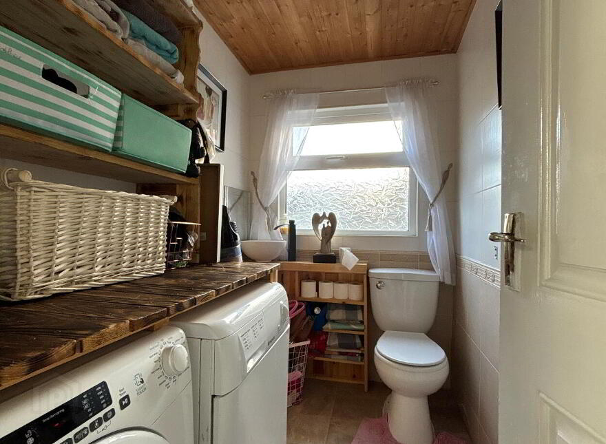 Main Street, Clogheen, E21VR60