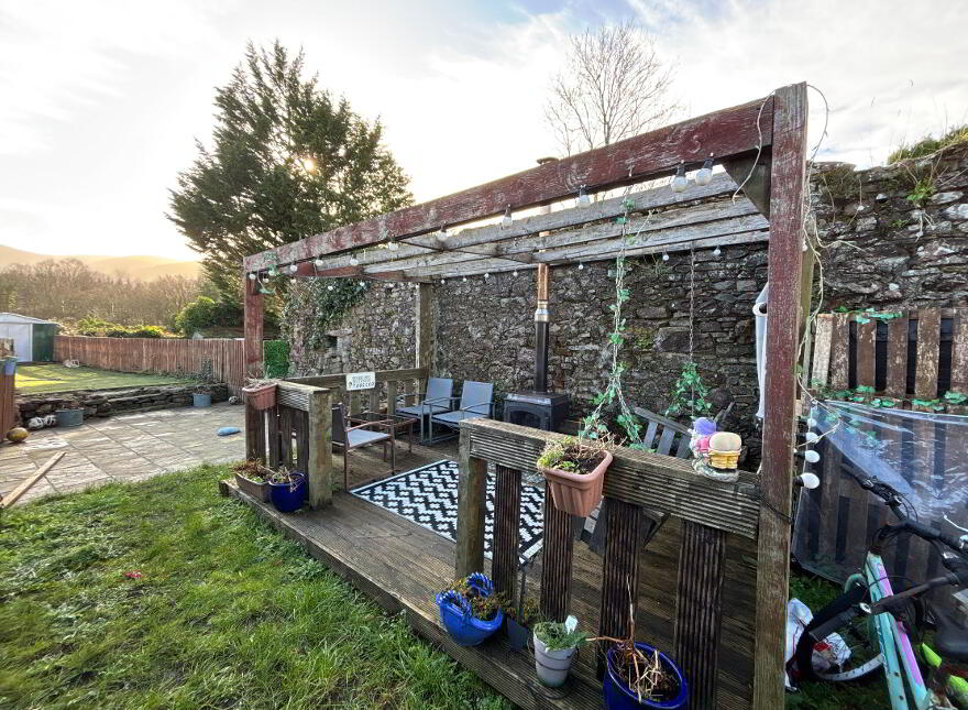 Main Street, Clogheen, E21VR60