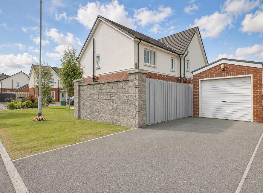 4 Rowanvale Crescent, Conlig, Newtownards, BT23 7HP