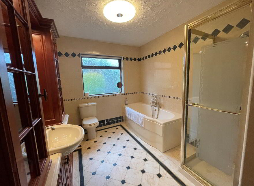 8 Downview Crescent, Greenisland, Carrickfergus, BT38 8SB