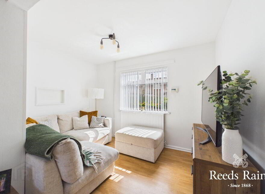6 Knocknagoney Road, Belfast, BT4 2PW