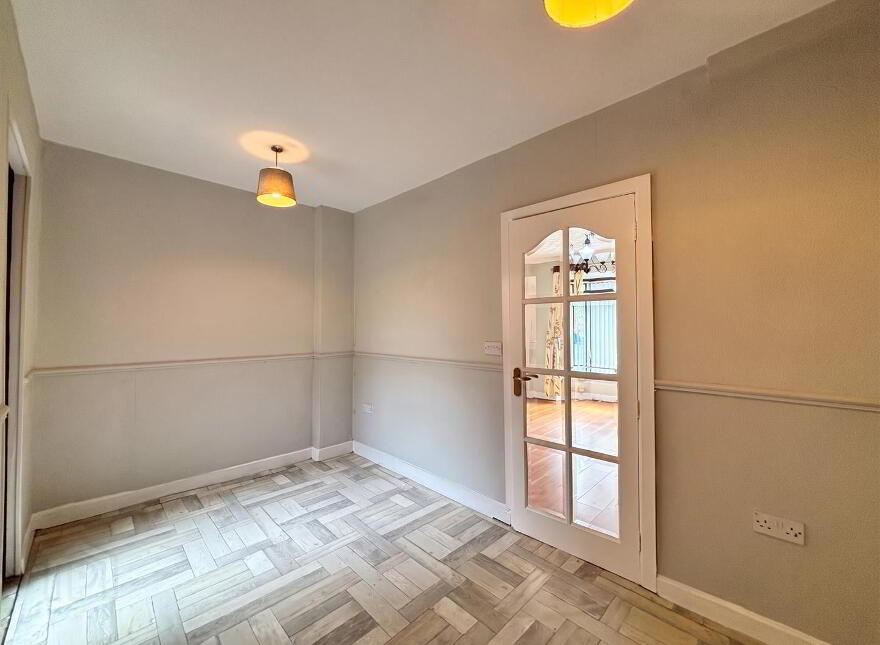 10 Strathroy Park, Belfast, BT14 7LP