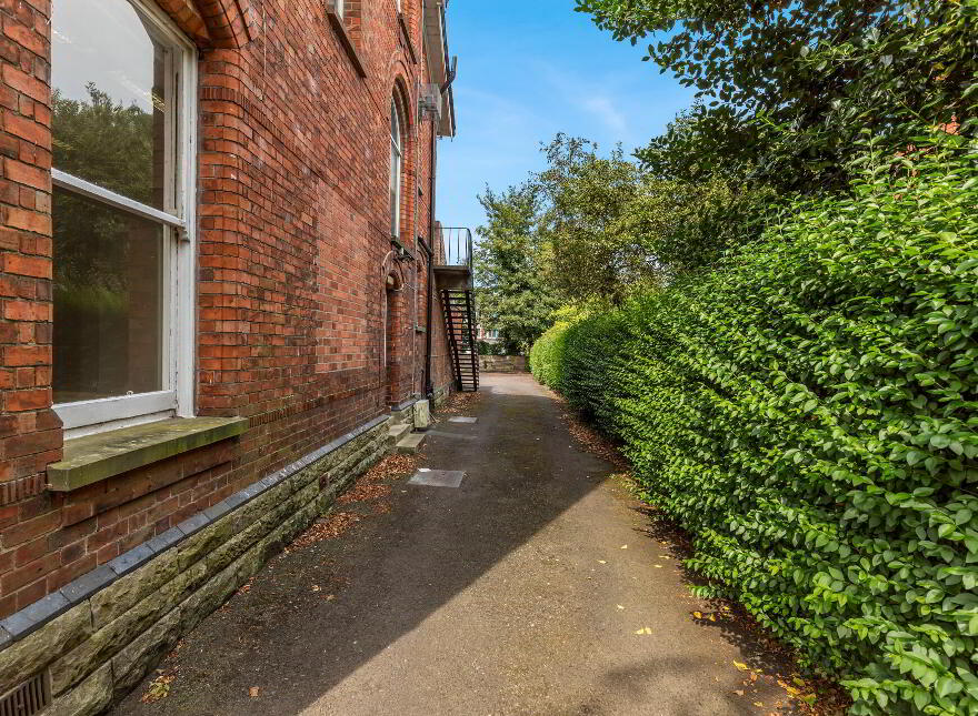 20 Derryvolgie Avenue, Belfast, BT9 6FN