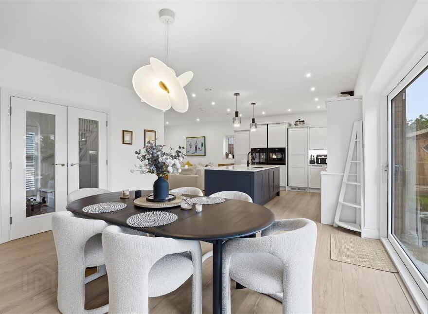 Laurel House, 121 Knock Road, Belfast, BT5 6LG