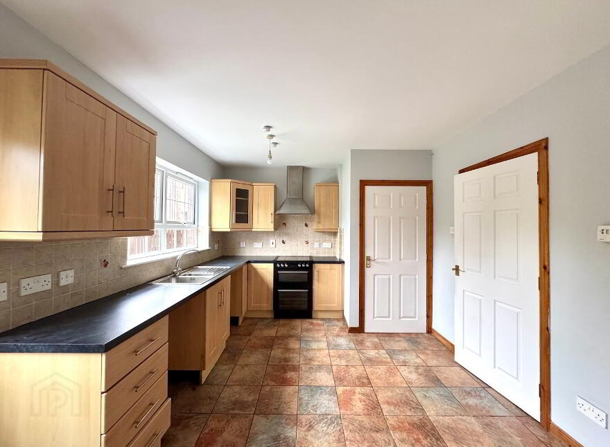 6 Summerhill Court, Banbridge, BT32 3GZ