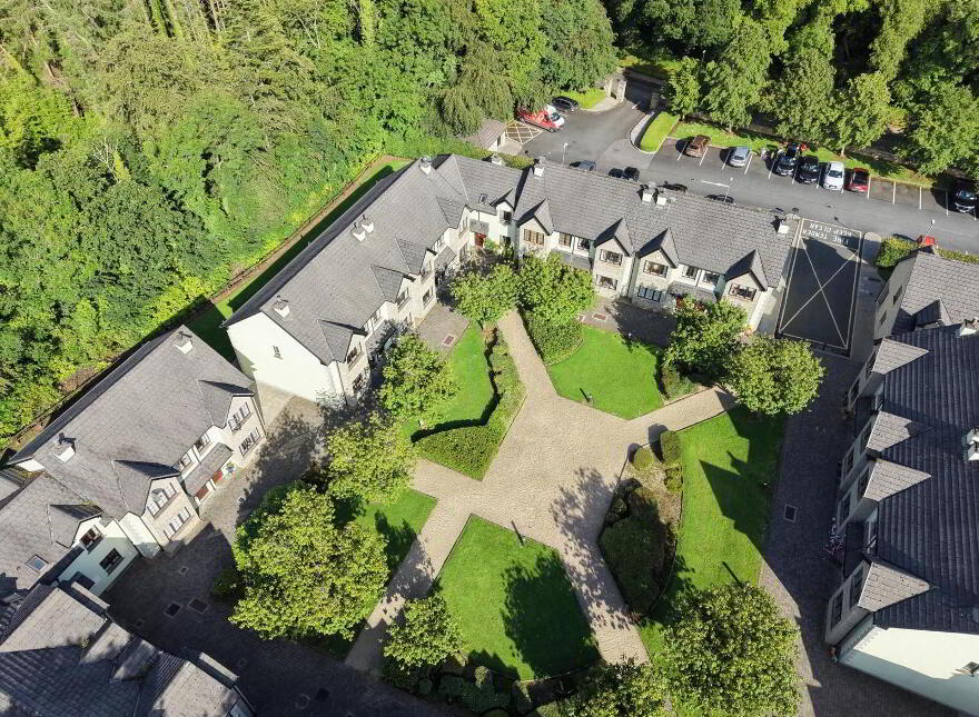 16 Mac Raghnaill Court, Lough Rinn, Gortletteragh, N41FX03