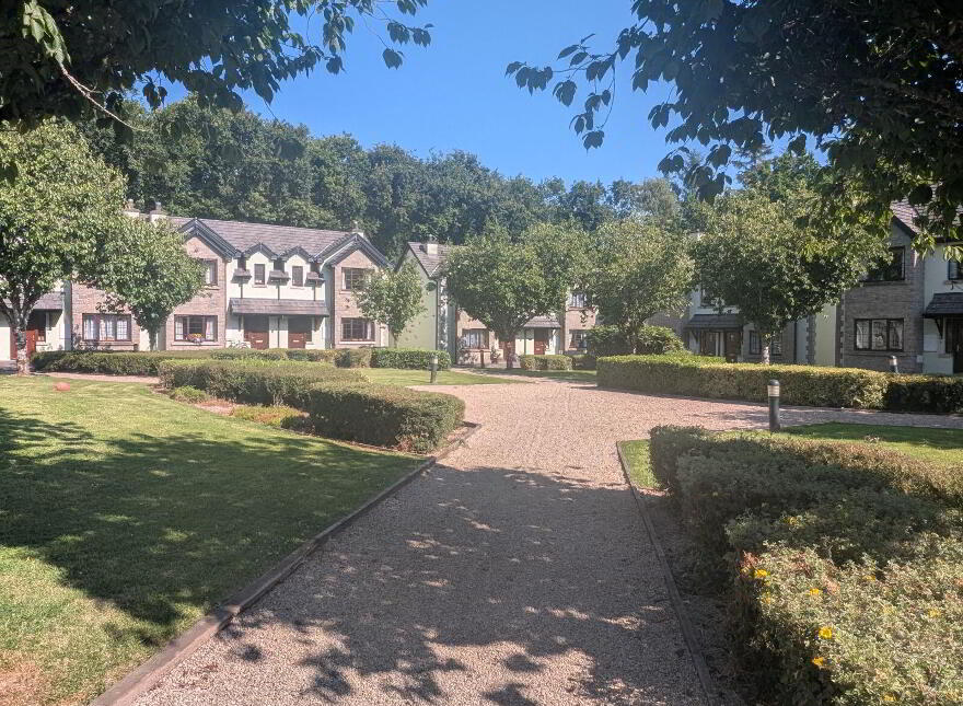 16 Mac Raghnaill Court, Lough Rinn, Gortletteragh, N41FX03