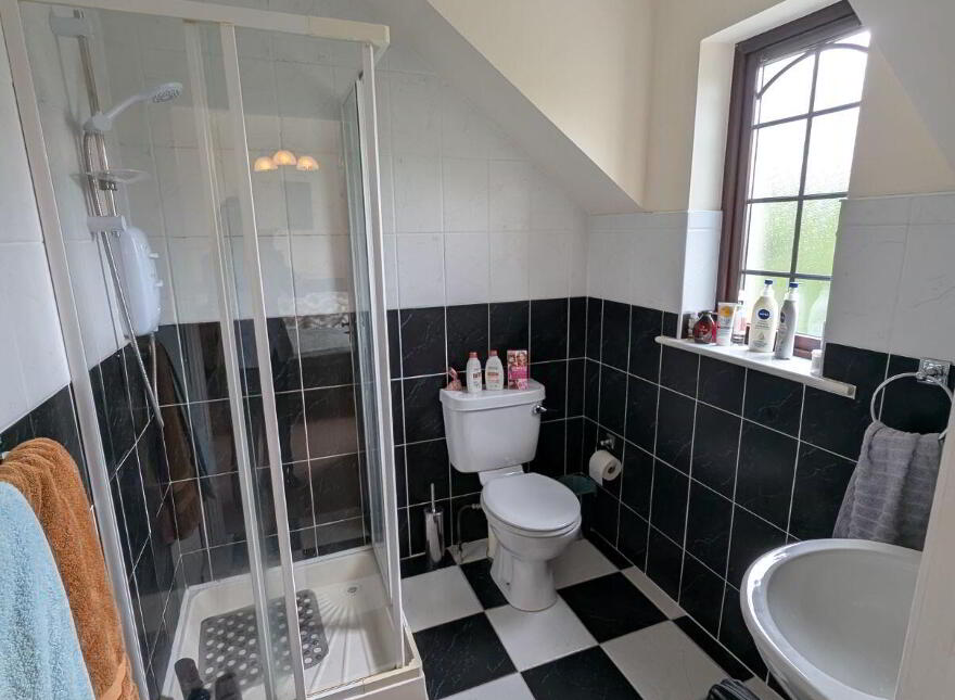 16 Mac Raghnaill Court, Lough Rinn, Gortletteragh, N41FX03