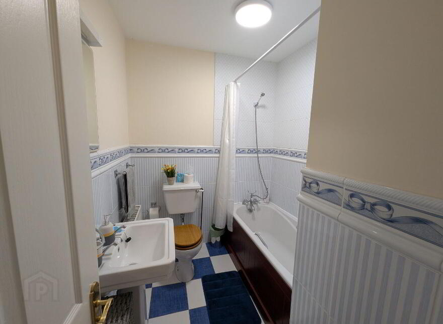16 Mac Raghnaill Court, Lough Rinn, Gortletteragh, N41FX03
