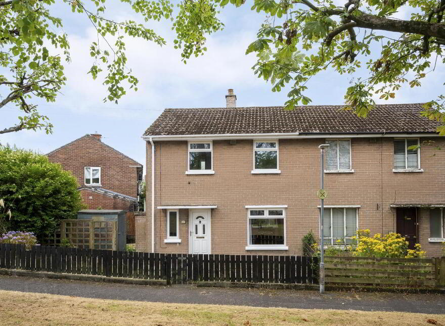 31 Knocknagoney Gardens, Belfast, BT4 2QA