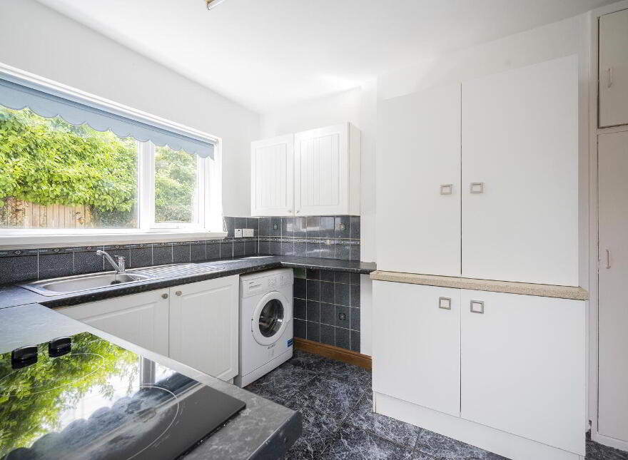 31 Knocknagoney Gardens, Belfast, BT4 2QA