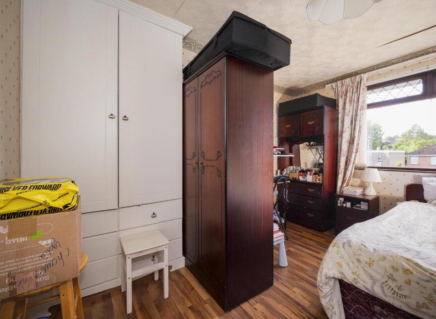 86 Kingsway Park, Belfast, BT5 7EX