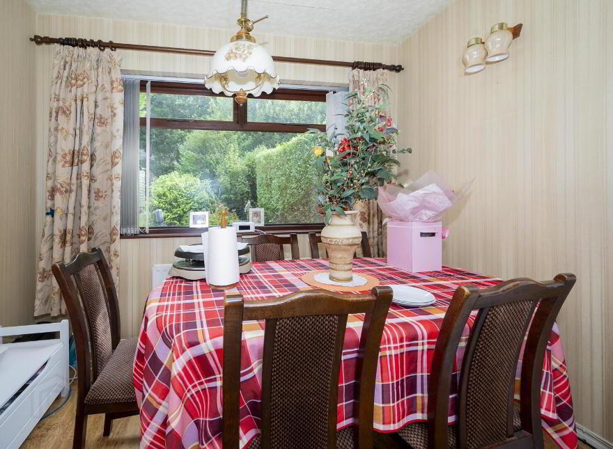 86 Kingsway Park, Belfast, BT5 7EX