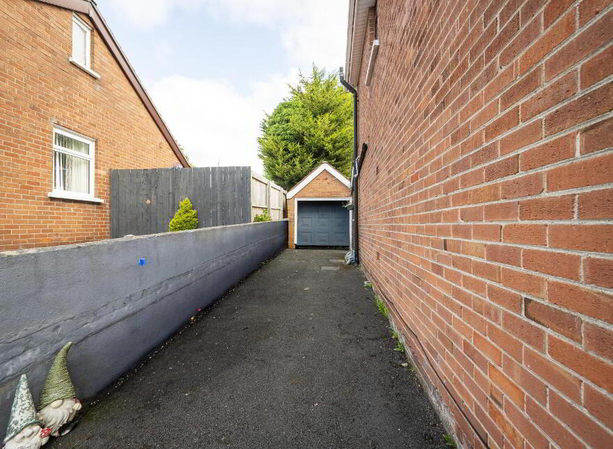 86 Kingsway Park, Belfast, BT5 7EX