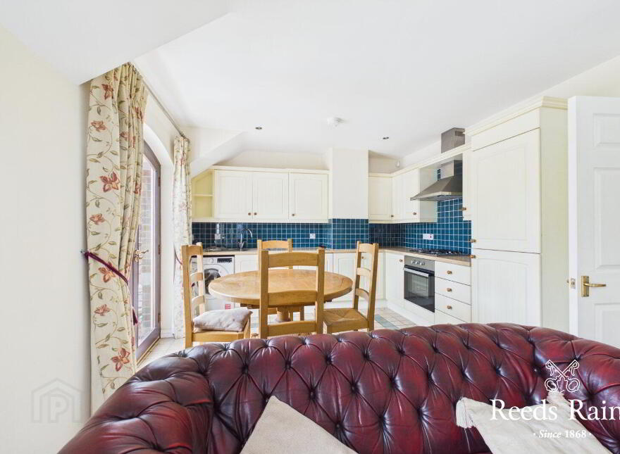 Apt, A5 Wapping Lane, Hillsborough, BT26 6AX