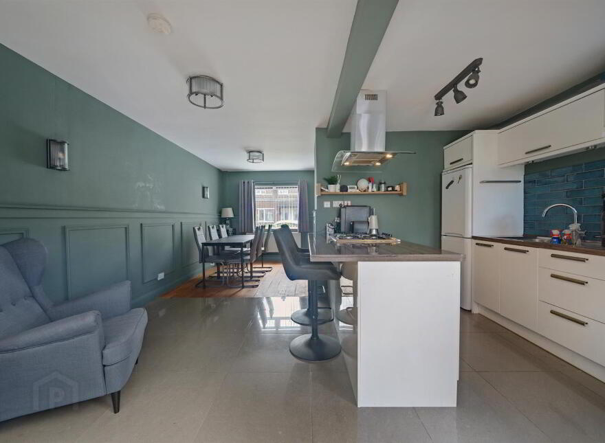 27 Lisavon Drive, Belfast, BT4 1LJ