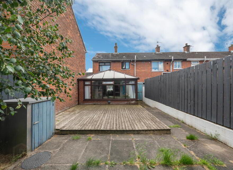 27 Lisavon Drive, Belfast, BT4 1LJ