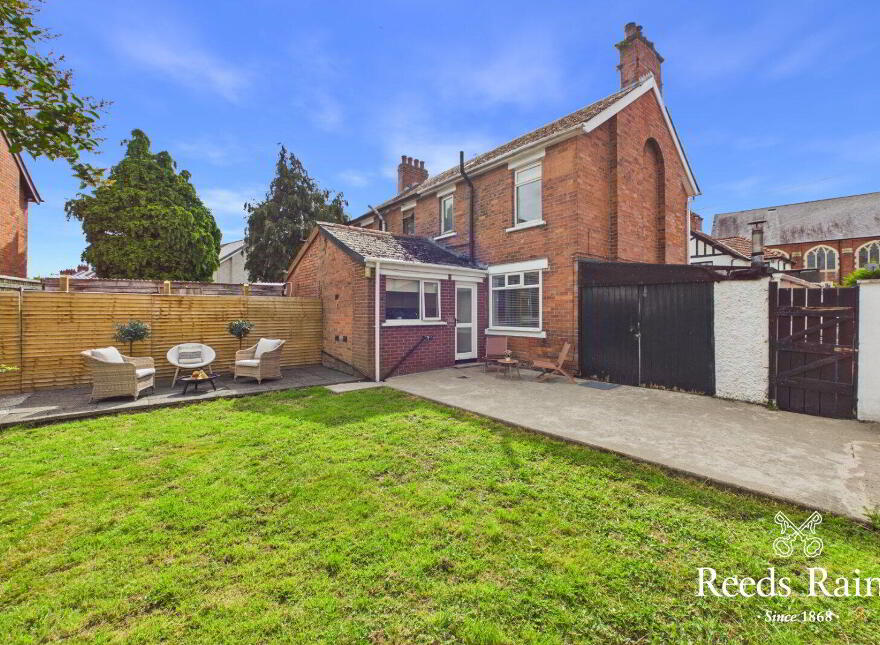 2 Loopland Park, Belfast, BT6 9DY