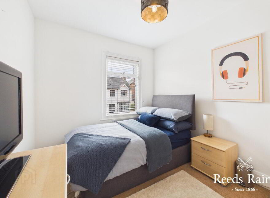 2 Loopland Park, Belfast, BT6 9DY