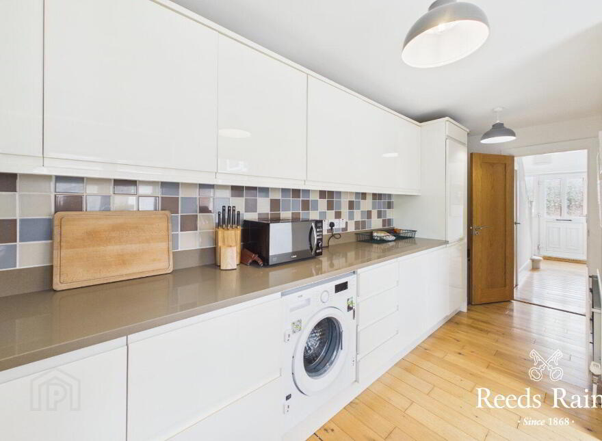 2 Loopland Park, Belfast, BT6 9DY