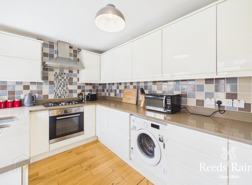 2 Loopland Park, Belfast, BT6 9DY