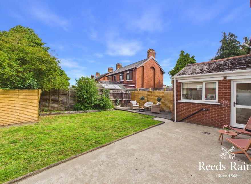 2 Loopland Park, Belfast, BT6 9DY