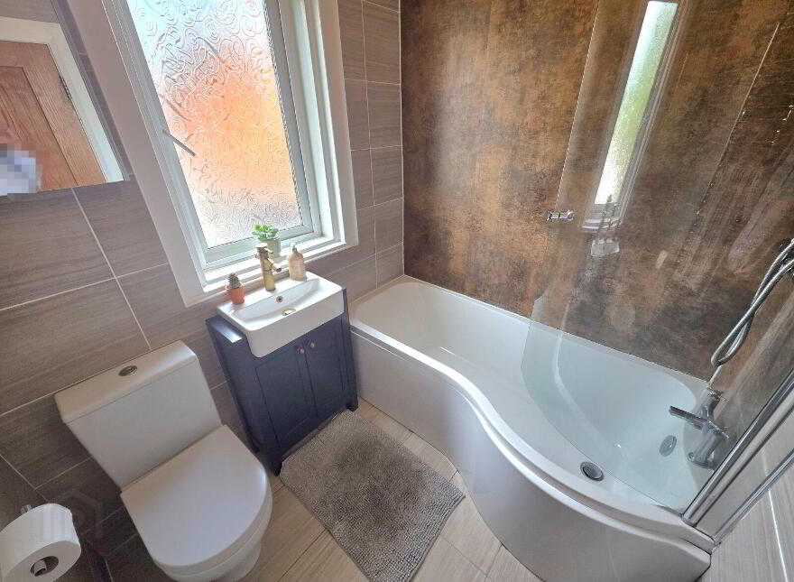 2 Loopland Park, Belfast, BT6 9DY