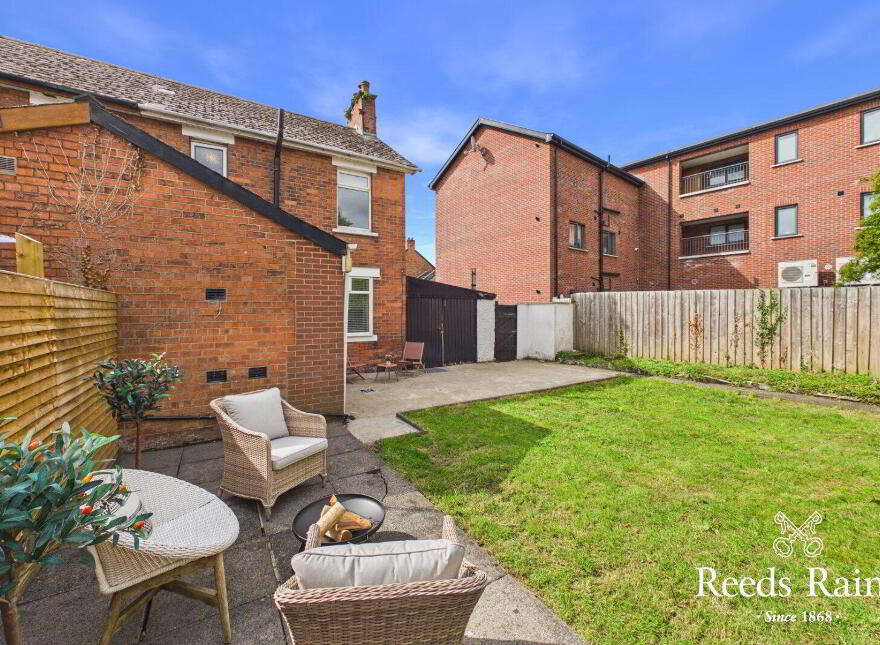 2 Loopland Park, Belfast, BT6 9DY