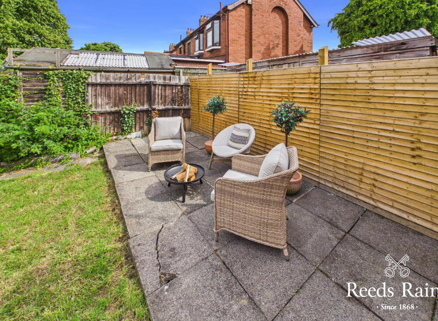 2 Loopland Park, Belfast, BT6 9DY
