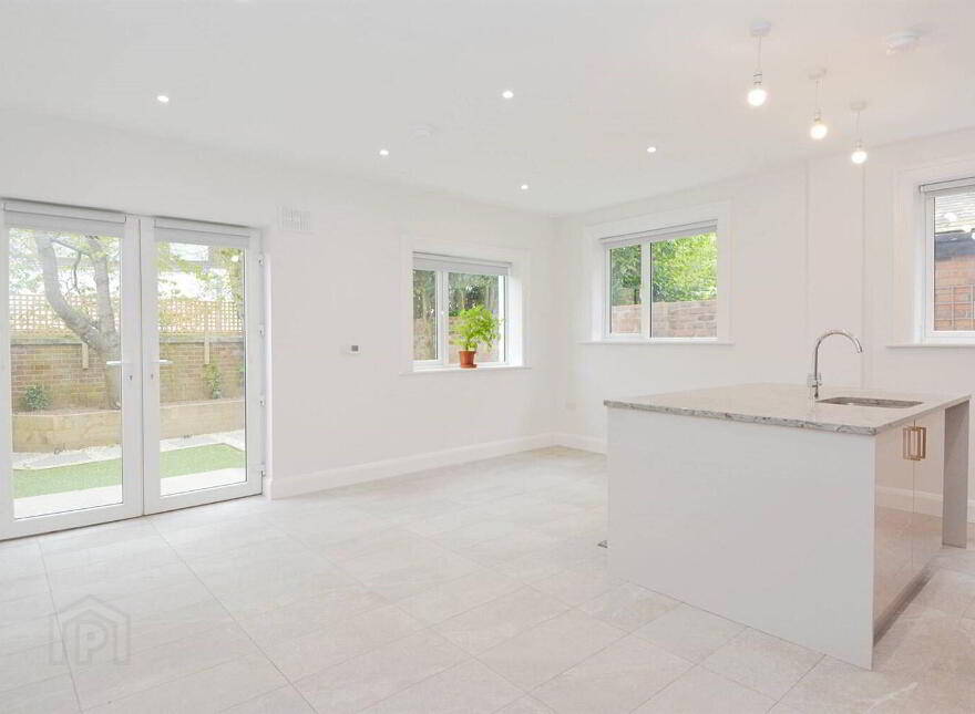 6 Chlorine Gardens, Belfast, BT9 5DJ