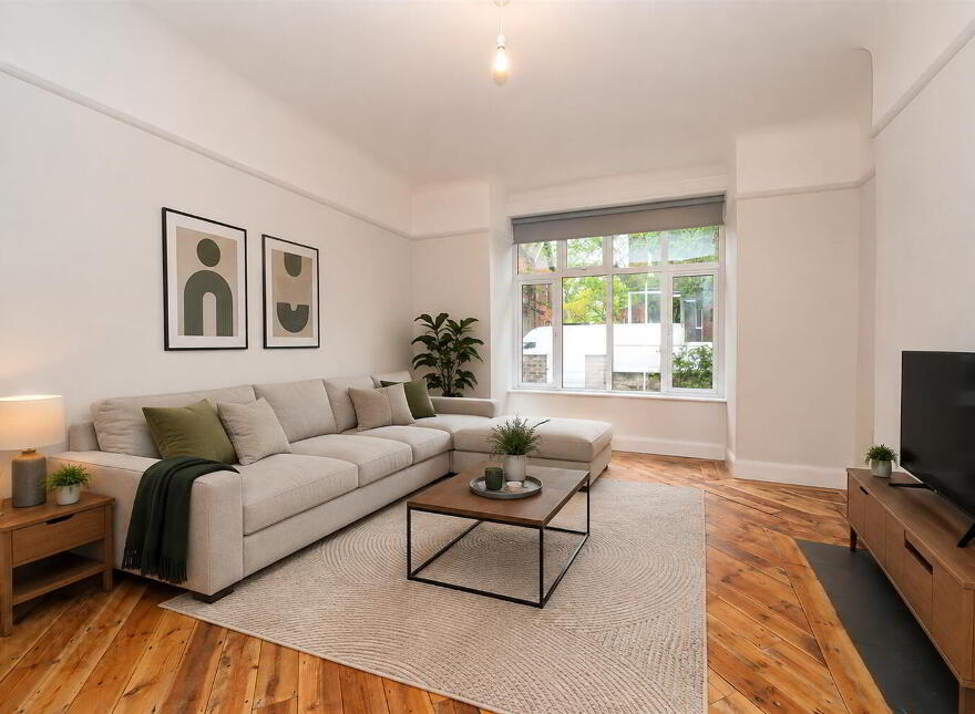 6 Chlorine Gardens, Belfast, BT9 5DJ