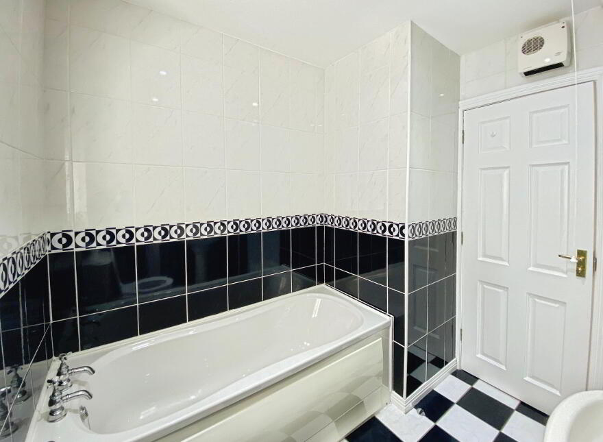 5 Ashthorpe, Londonderry, BT47 2DH