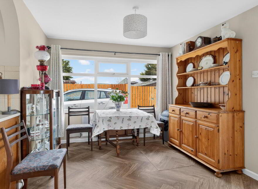 364 Comber Road, Dundonald, Belfast, BT16 1XB