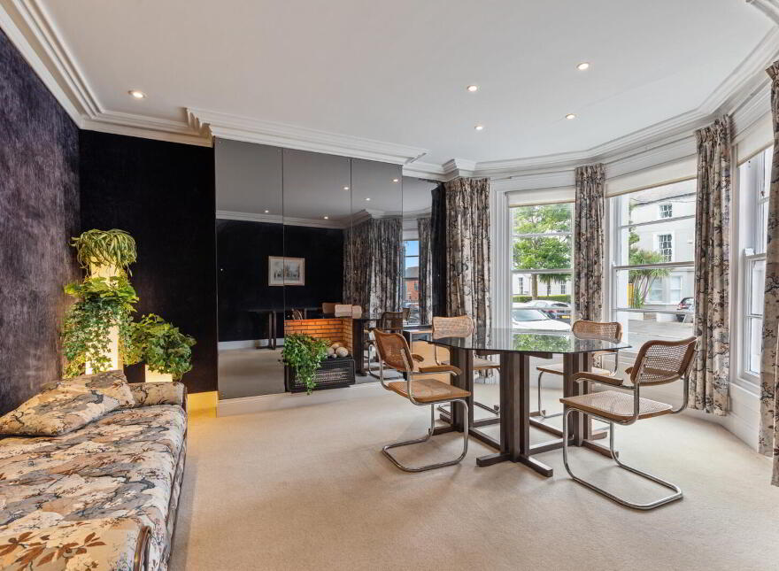 31 Shore Road, Holywood, BT18 9HX