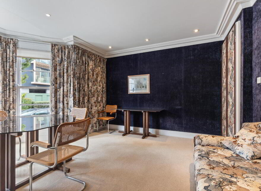 31 Shore Road, Holywood, BT18 9HX
