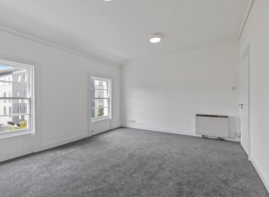 31 Shore Road, Holywood, BT18 9HX