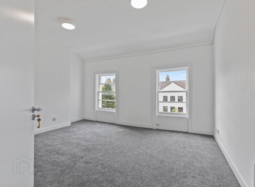 31 Shore Road, Holywood, BT18 9HX