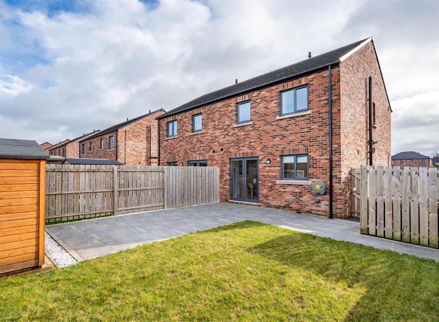 28 Upper Gateside Grove, Ballyclare, BT39 9WN