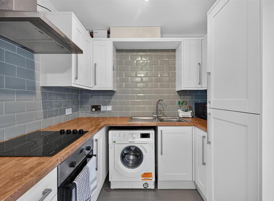 29 Balmoral Court, Belfast, BT9 7GR