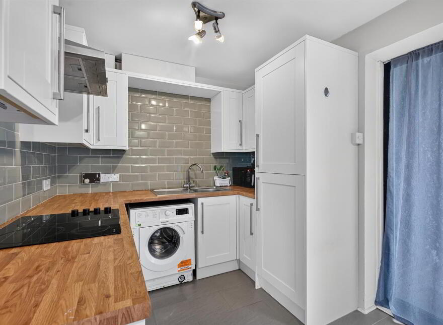 29 Balmoral Court, Belfast, BT9 7GR