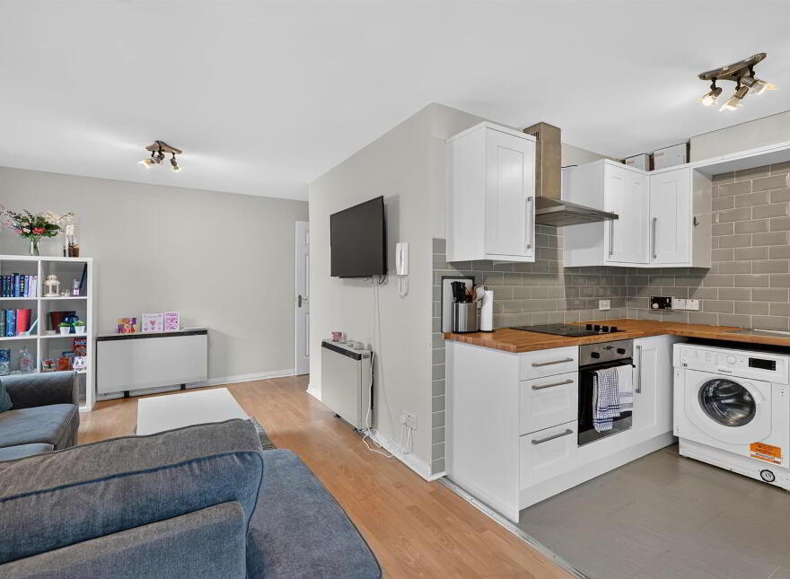 29 Balmoral Court, Belfast, BT9 7GR