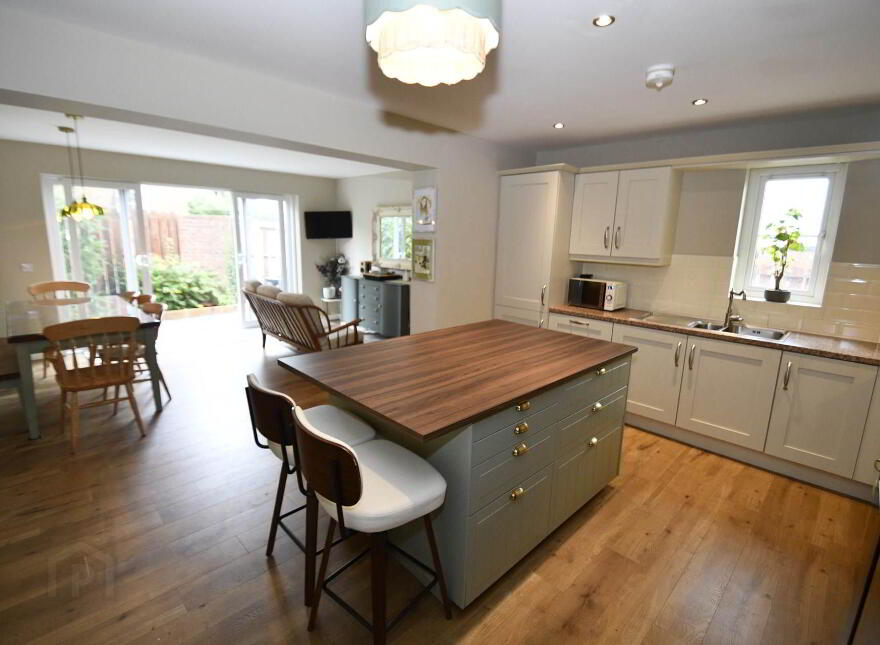 66 Lagmore View Road, Belfast, BT17 0FR