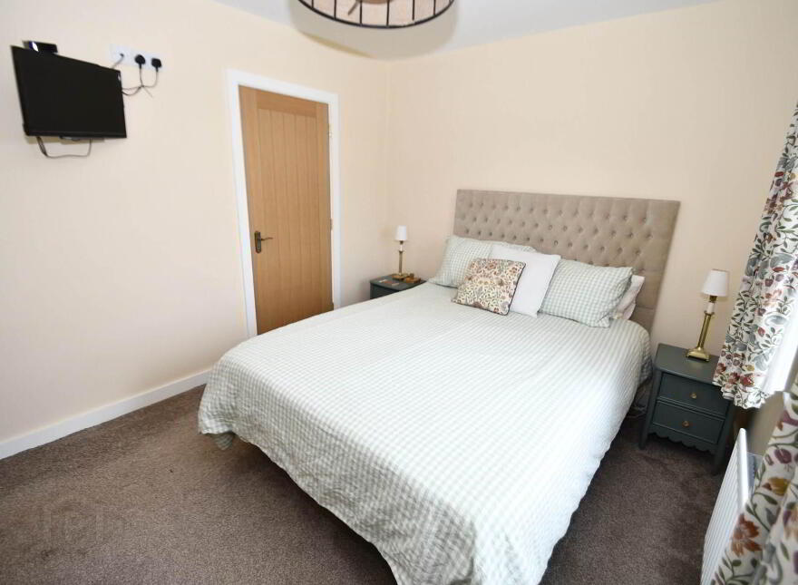 66 Lagmore View Road, Belfast, BT17 0FR